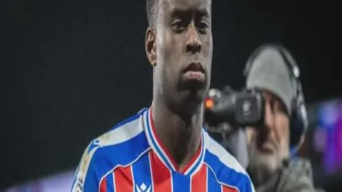 美向乌施压求取矿权，细节曝光备受瞩目→