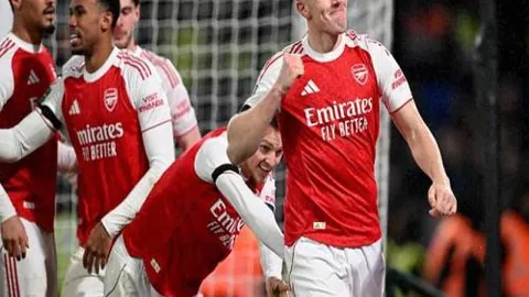 [图]维拉2-1逆转切尔西，阿森西奥关键进球