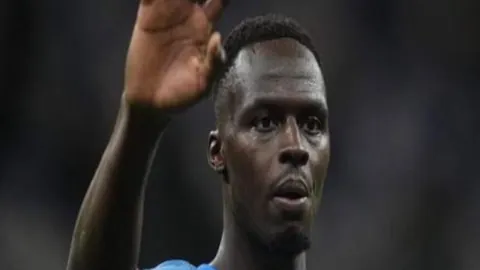 巴黎官方宣布：登贝莱加盟球队